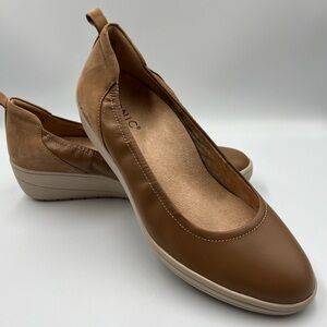 Vionic Women's Jacey Wedge Toffee/Tan/Brown Size 8.5